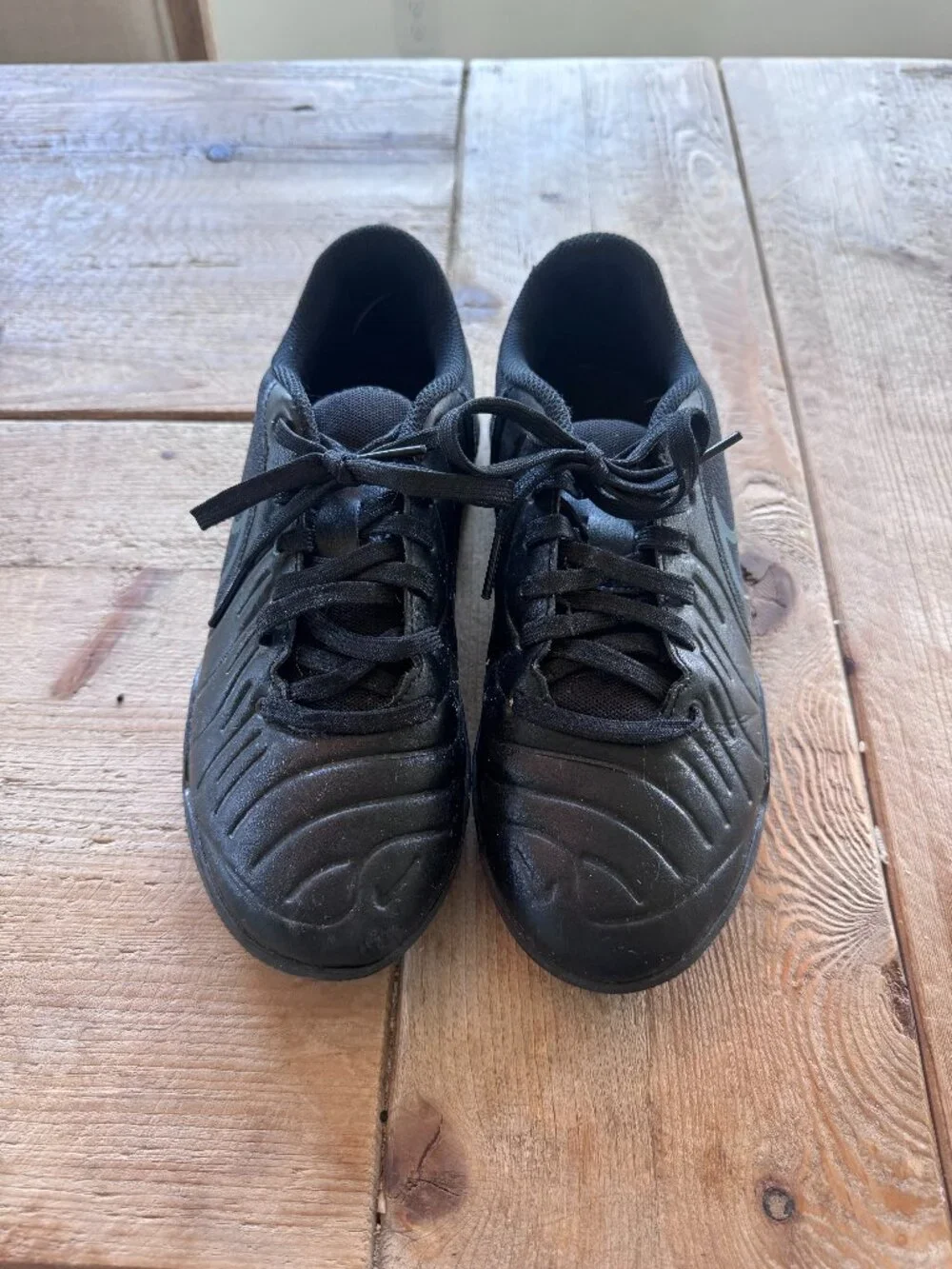 Nike Tiempo youth indoor soccer shoes